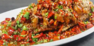 火爆菜品香辣鲤鱼(核心秘制酱汁回锅油，香料粉)~（麻辣香锅鲤鱼）